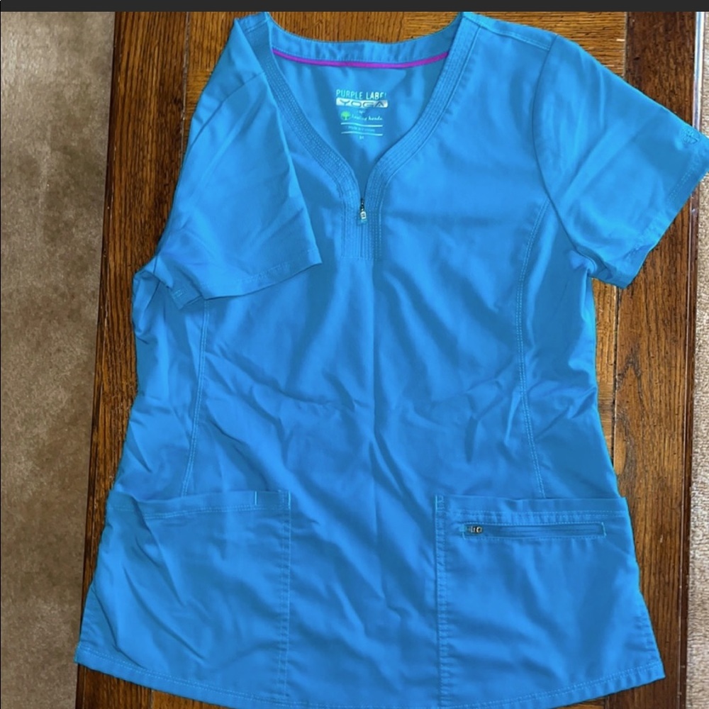 Teal size M healing hands scrub top. Worn once.